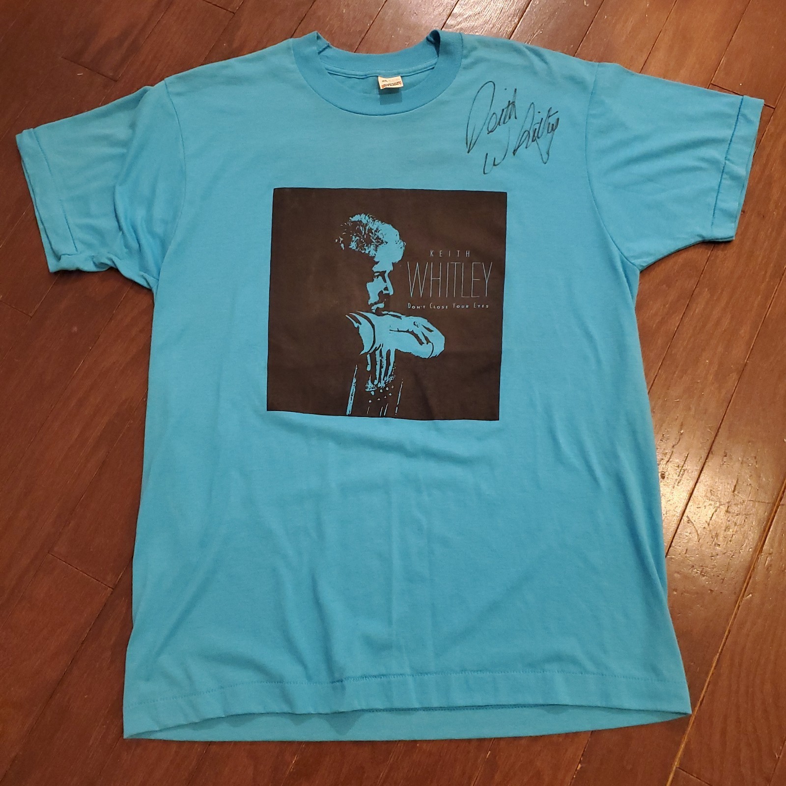 VTG Keith Whitley Signed Concert Shirt Don\'t Close Your Eyes 80\'s Screen Stars 