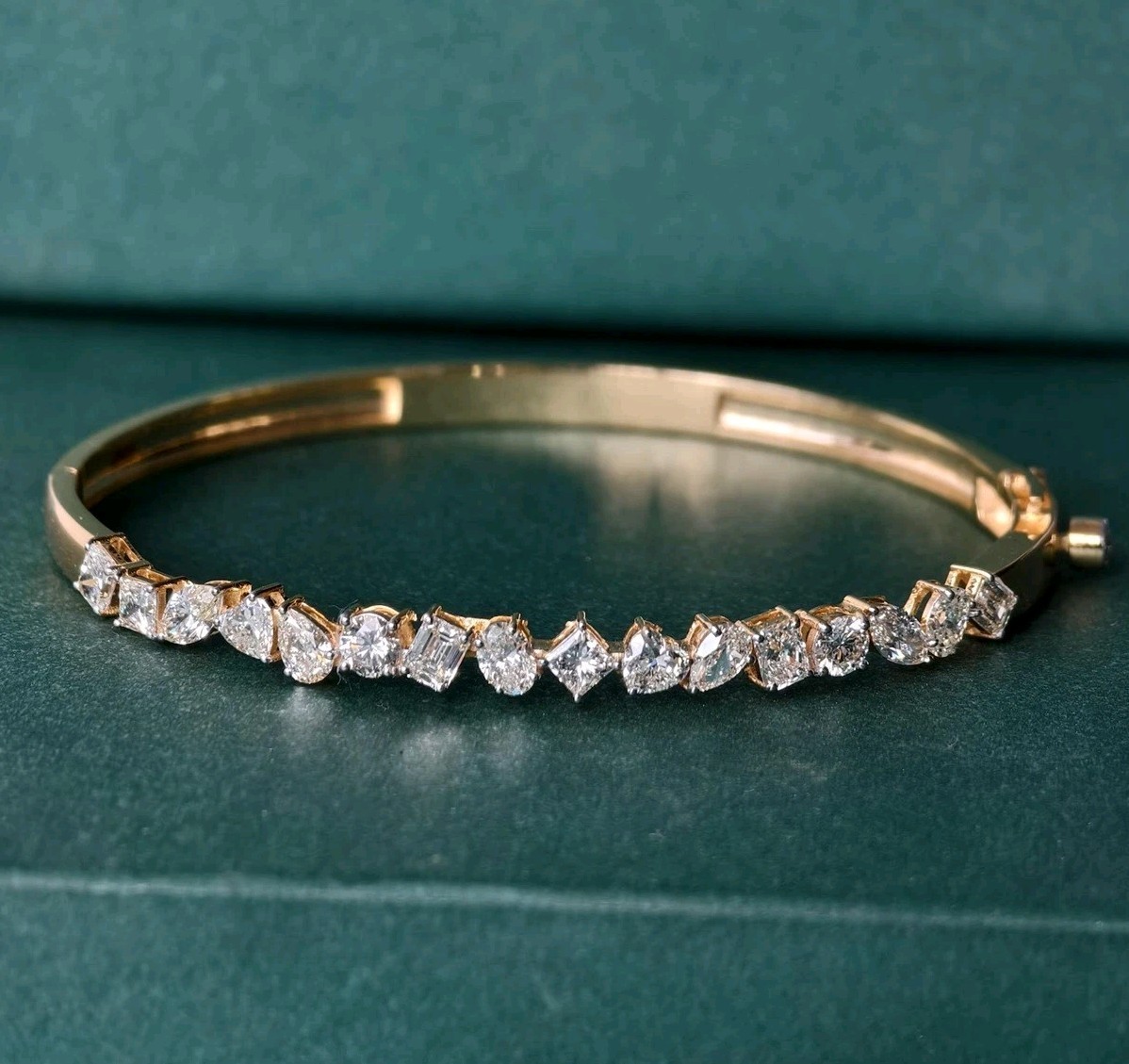 8 Ct Treated Certified Gorgeous White Diamond Bangle Bracelet In 925 Silver