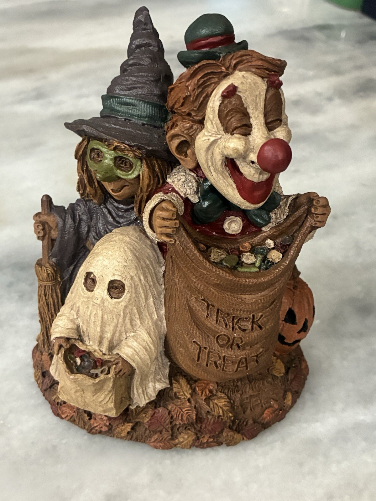 Tom Clark Cairn Studio Trick or Treat Halloween Figurine #8039 Vintage 1993 Tom Clark Cairn Studio Trick or Treat Halloween Figurine #8039 Vintage 1993
