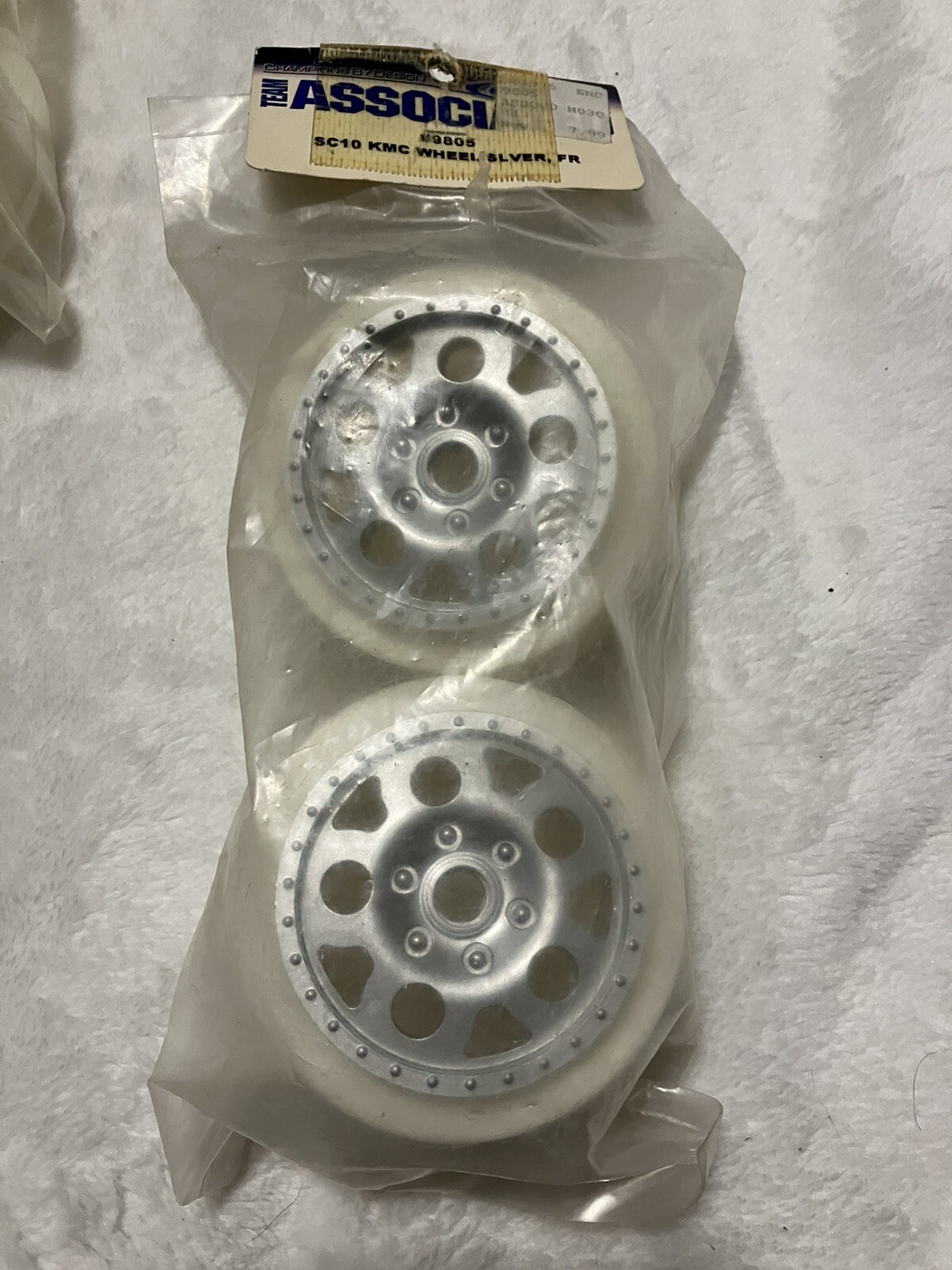 Team Associated (Front) SC10 KMC Wheel 1 Pair #9805