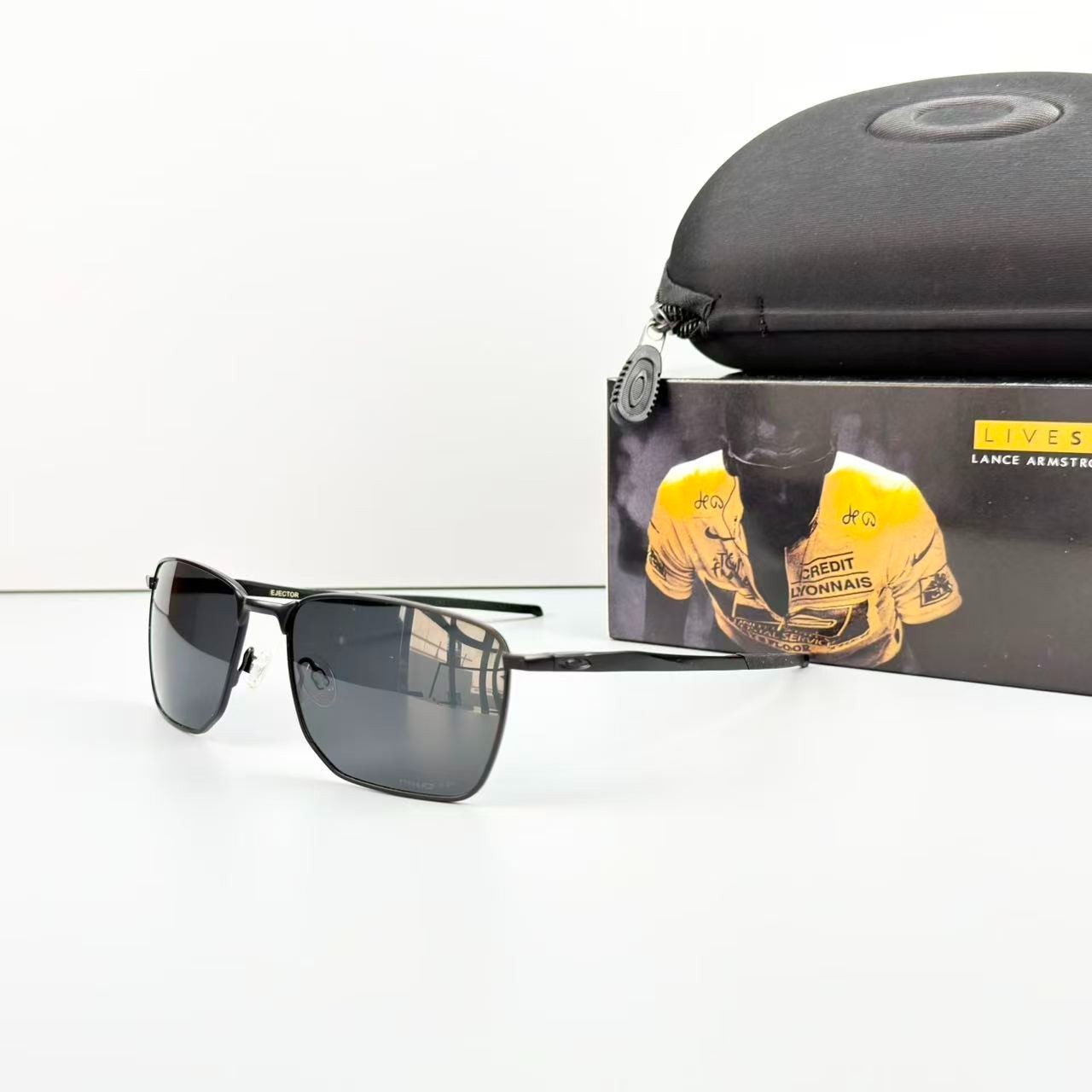 Oakley Ejector OO4142 Polarized Sunglasses Black Frame Black Polarized lenses