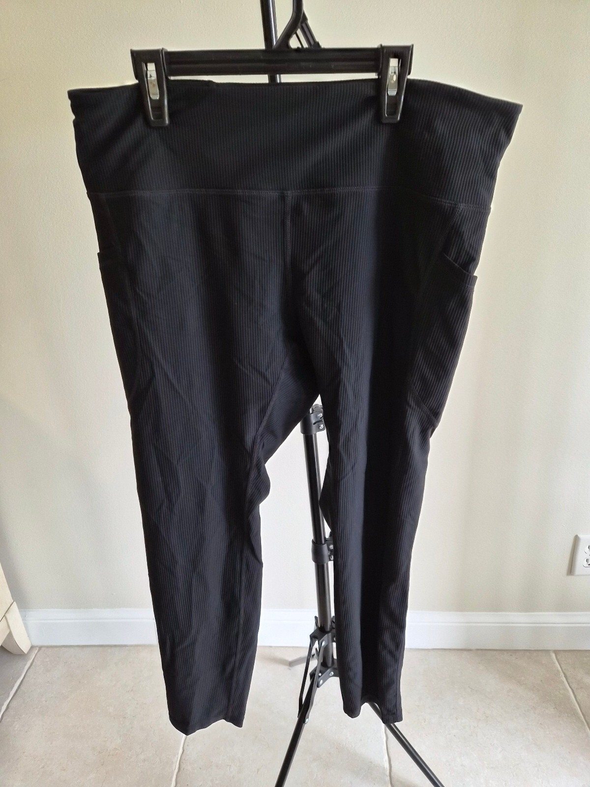 GapFit Black Ribbed Yoga Leggings with Side Pockets, XL 0106