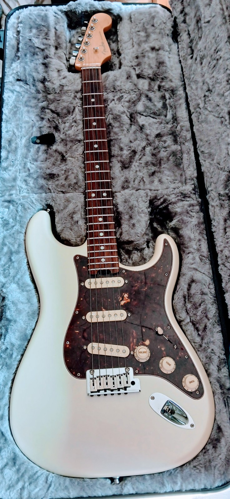 Fender American Elite Stratocaster Olympic pearl white  mfg 2005- excellent