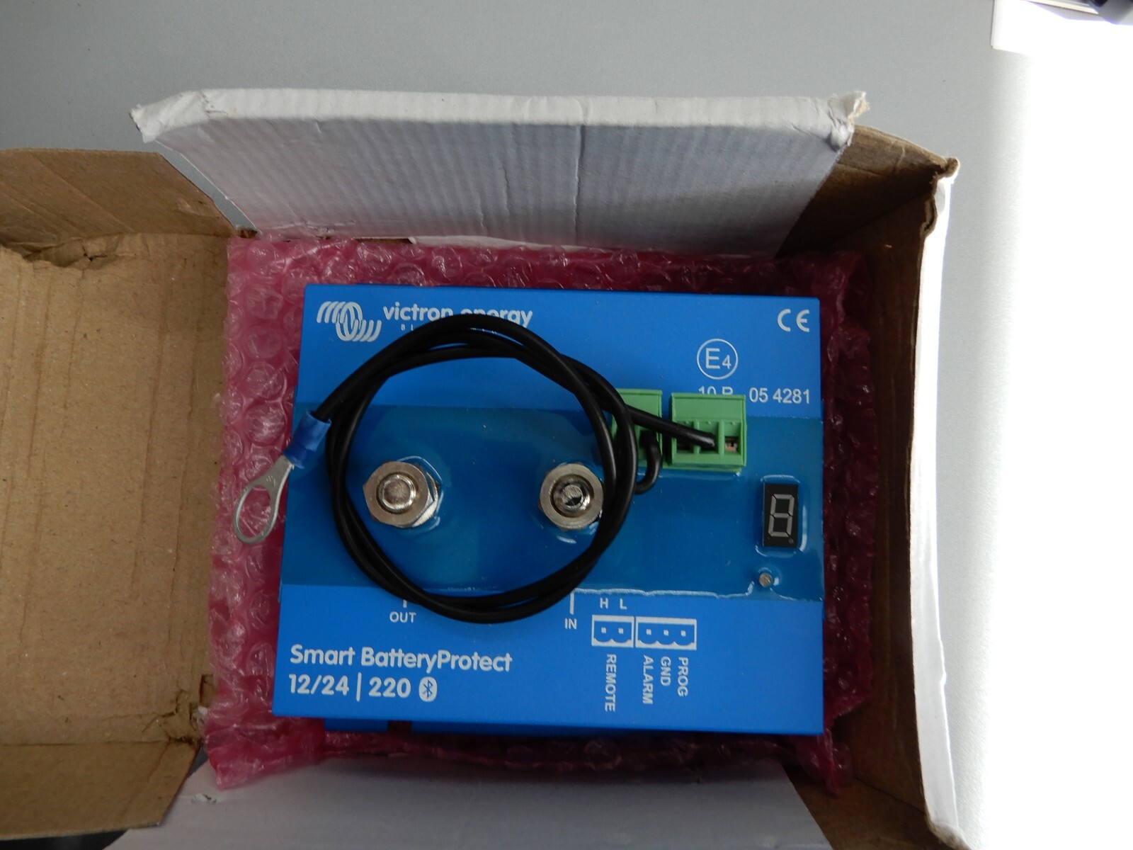 Victron Smart BatteryProtect - 220AMP - 6-35 VDC - Bluetooth Capable 82919 Victron Smart BatteryProtect - 220AMP - 6-35 VDC - Bluetooth Capable 82919