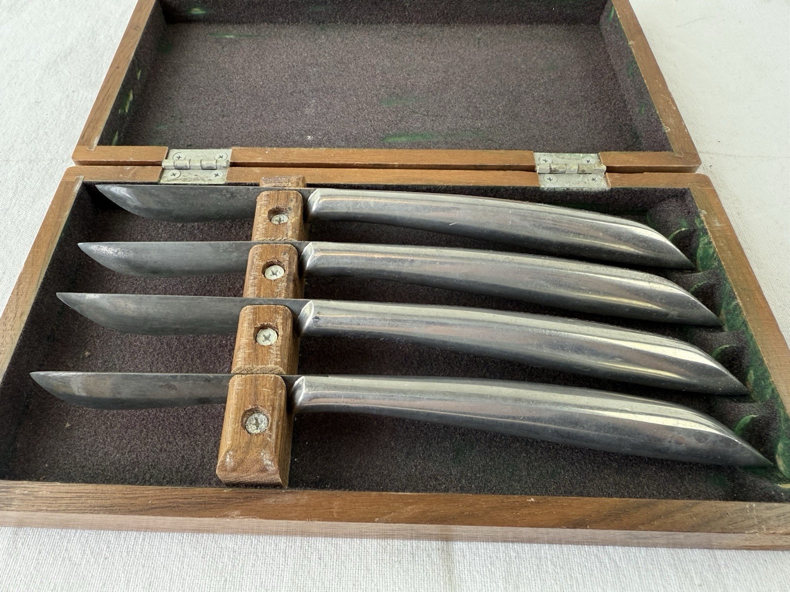 VINTAGE  MURPHY KNIVES  Cutlery  IN Wood Case SET OF 4  1941-1954.