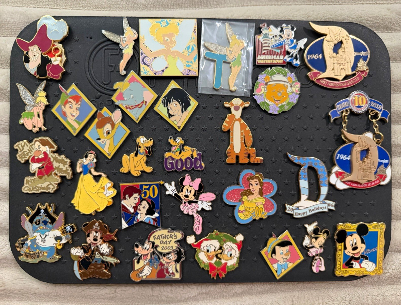 Vintage Disney/ Disneyland/ Disney Cruise/ Disney Store Pins from early 2000s