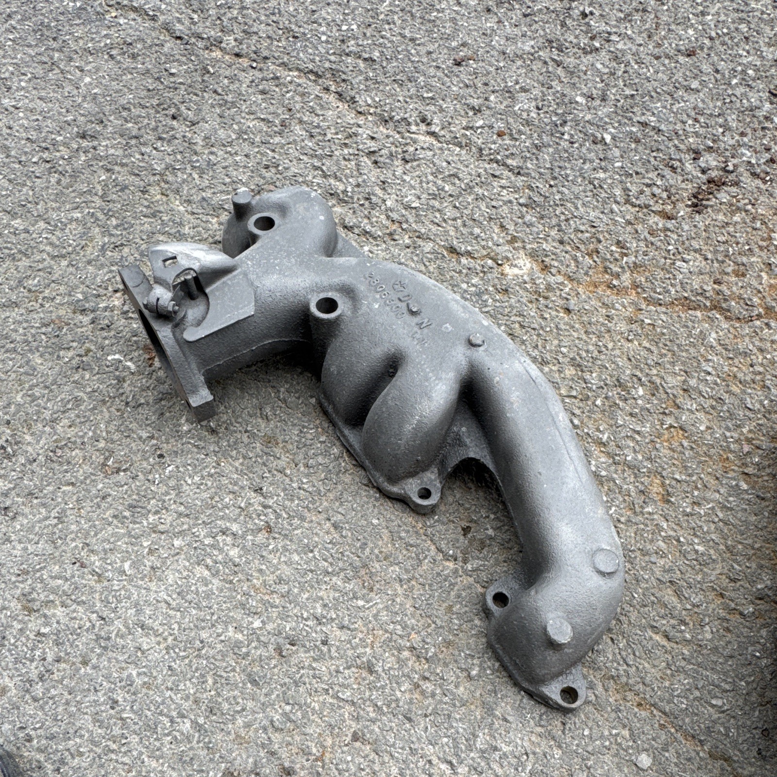1967 Chrysler 383-440 Big Black HP Exhaust Manifold ￼