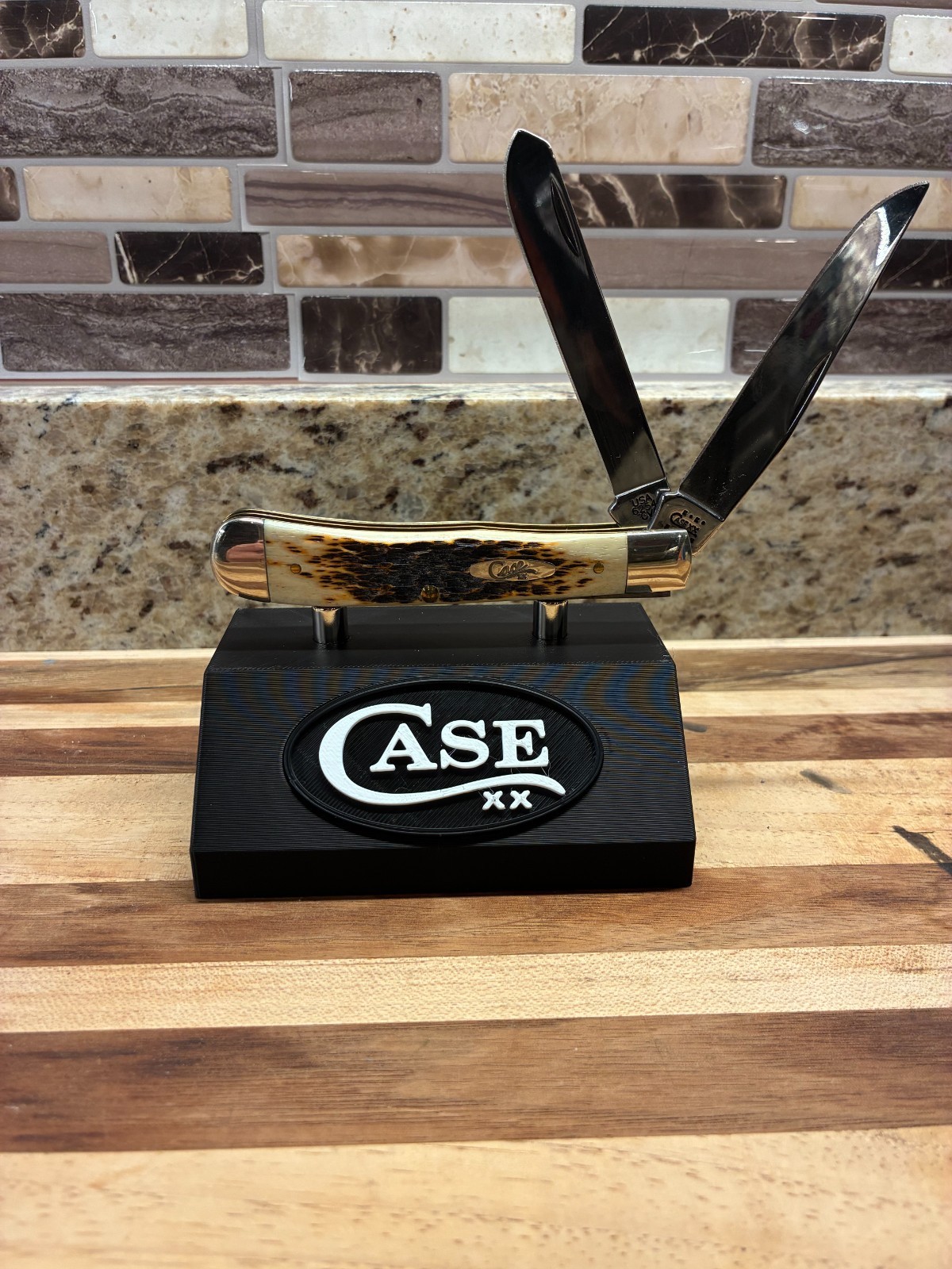 Case XX Magnetic Knife Display Stand – Rare Earth Magnets – 3D printed Display