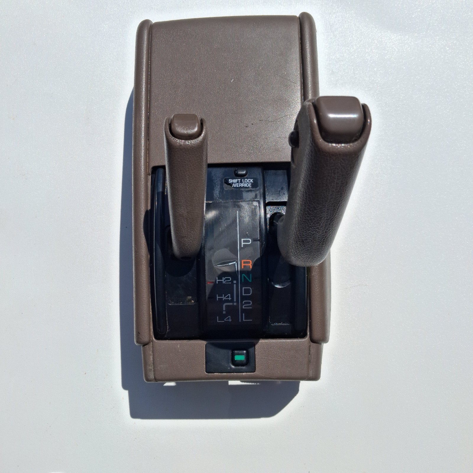 1990-1995 TOYOTA 4RUNNER AUTOMATIC 4WD FLOOR SHIFTER ASSEMBLY OEM 33502-35210
