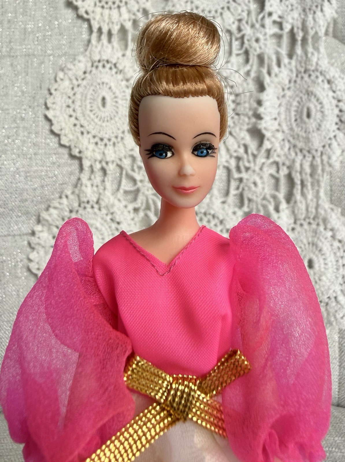 Vintage 1971 Topper Dawn Model Agency Denise Doll in Pink Puffs Mattel