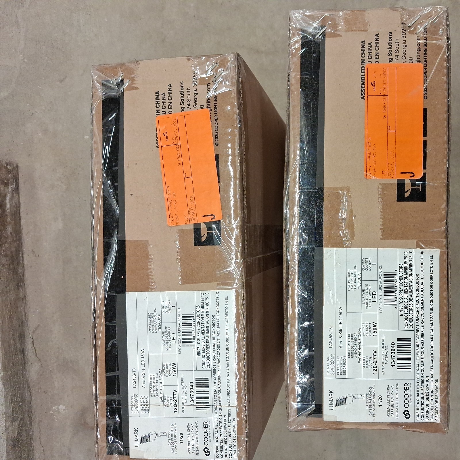 Qty 2 Cooper Lighting Solutions LAS45S-T3 Area & Site LEDLuminaire 120-277V Qty 2 Cooper Lighting Solutions LAS45S-T3 Area & Site LEDLuminaire 120-277V