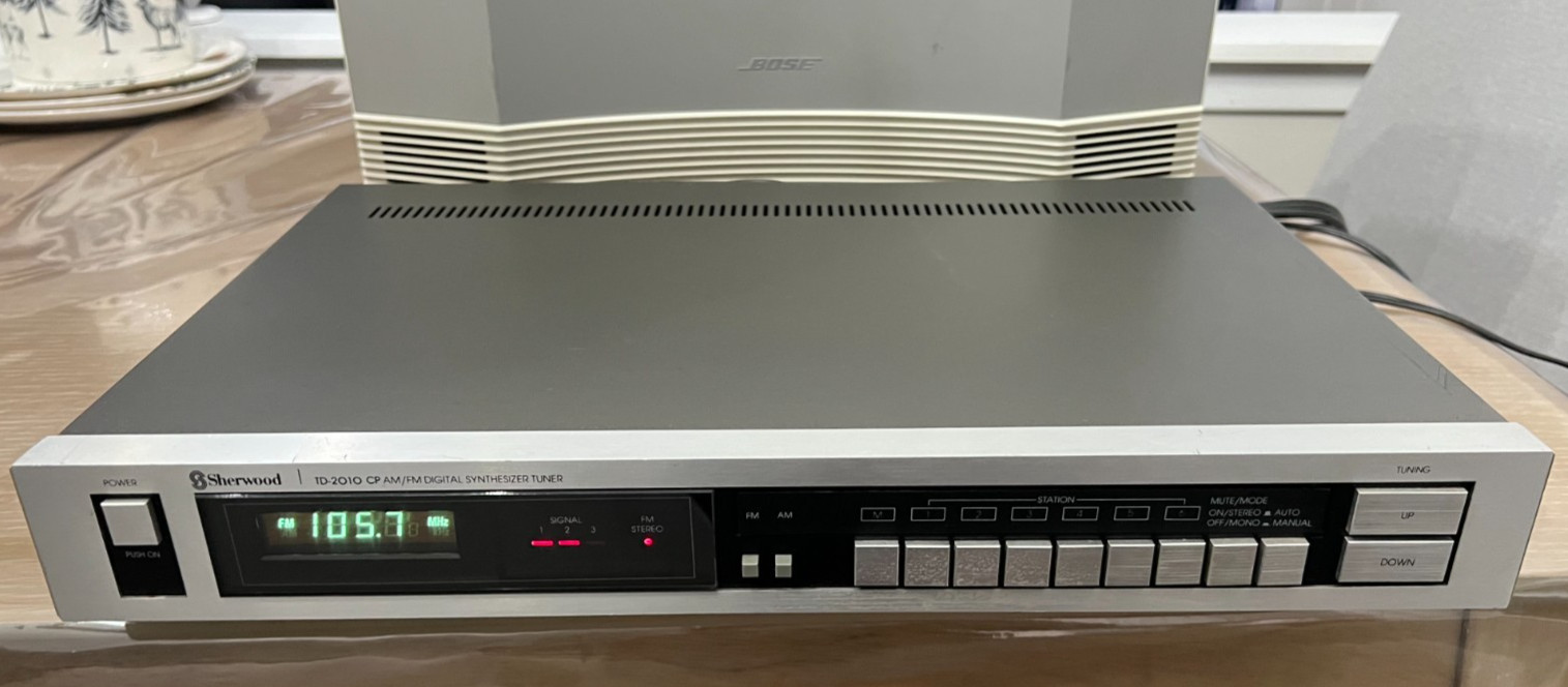 Vintage Sherwood TD-2010CP AM/FM Stereo Synsethizer Tuner-TESTED