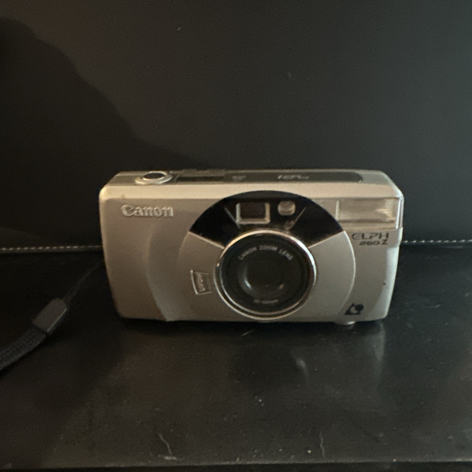 Vintage Canon ELPH 260Z APS Film Camera 30-60mm Zoom FOR PARTS OR NOT WORKING Vintage Canon ELPH 260Z APS Film Camera 30-60mm Zoom FOR PARTS OR NOT WORKING
