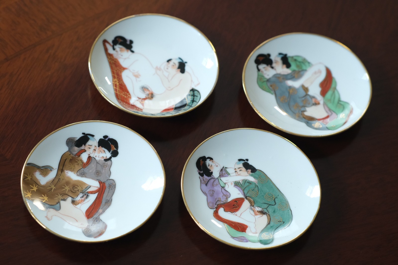 Vintage Japanese Shunga Erotic Sake Dish Set Porcelain Kutani Gold Rim Sakazuki 