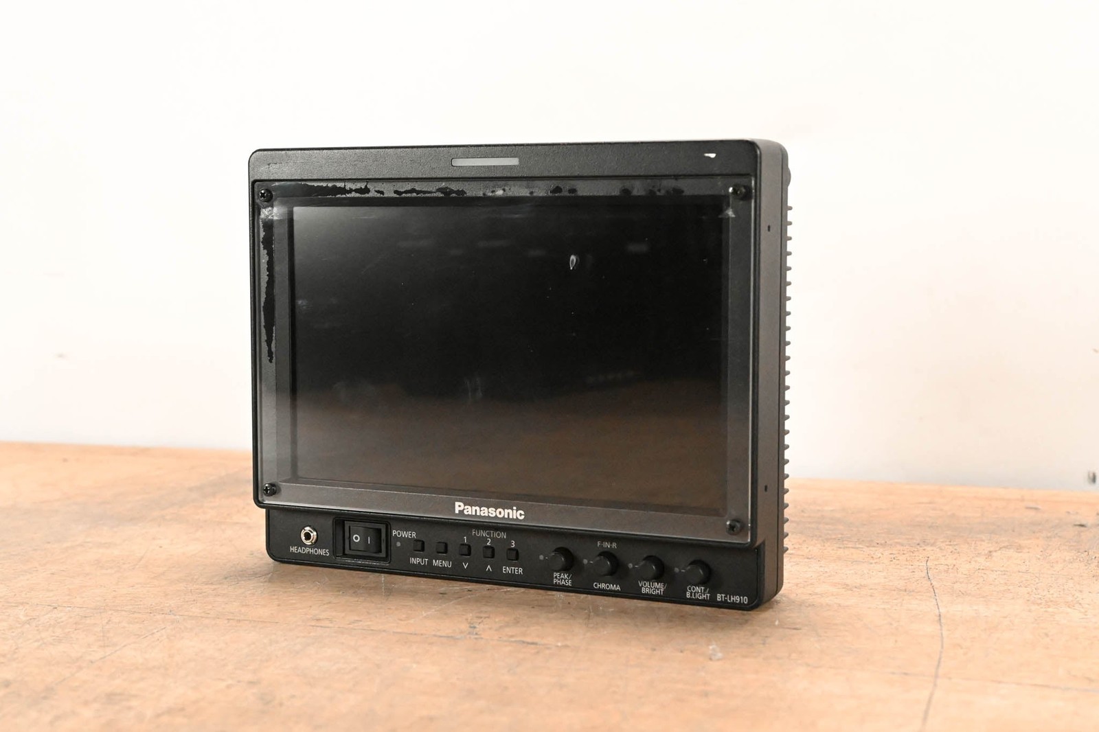 Panasonic BT-LH910G 9