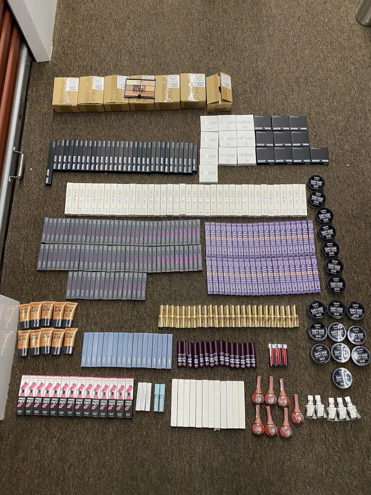 Huge Lot Of High End Makeup 371 Pieces Makeup By Mario NYX Huda Beauty Merit Huge Lot Of High End Makeup 371 Pieces Makeup By Mario NYX Huda Beauty Merit