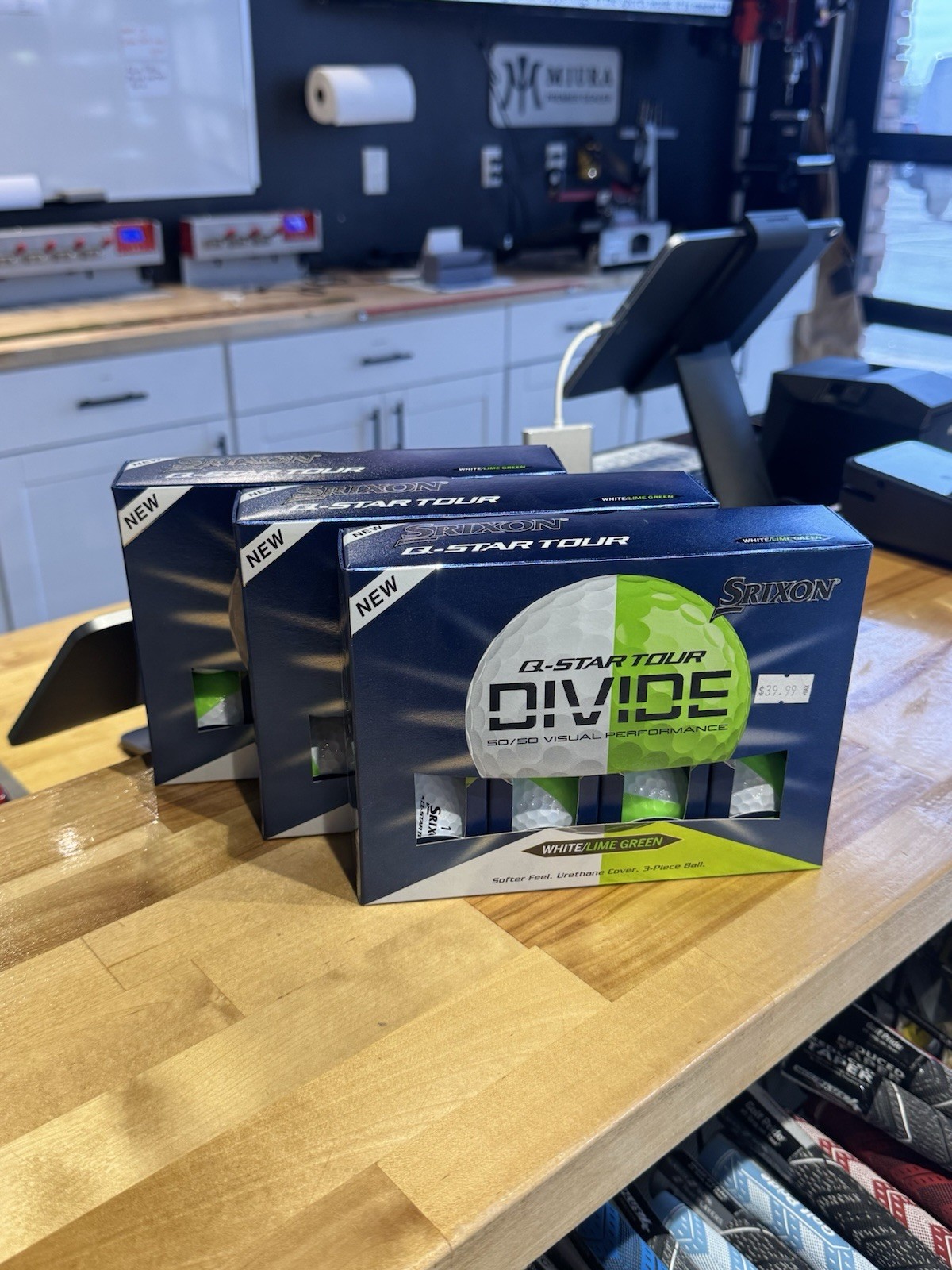 Srixon Q-STAR TOUR DIVIDE Golf Balls – Green & White – 3 Dozen (36 Balls) – Buy 