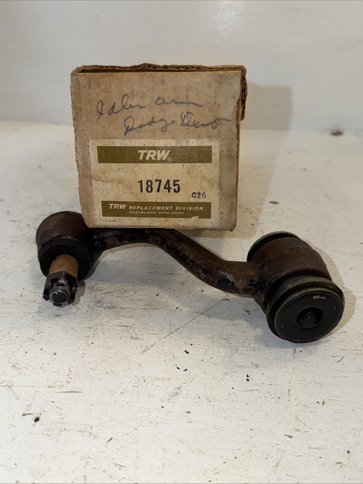 NOS NORS TRW 18745 Mopar Idler Arm 1968-1972 Dodge Dart Barracuda Duster Valiant NOS NORS TRW 18745 Mopar Idler Arm 1968-1972 Dodge Dart Barracuda Duster Valiant