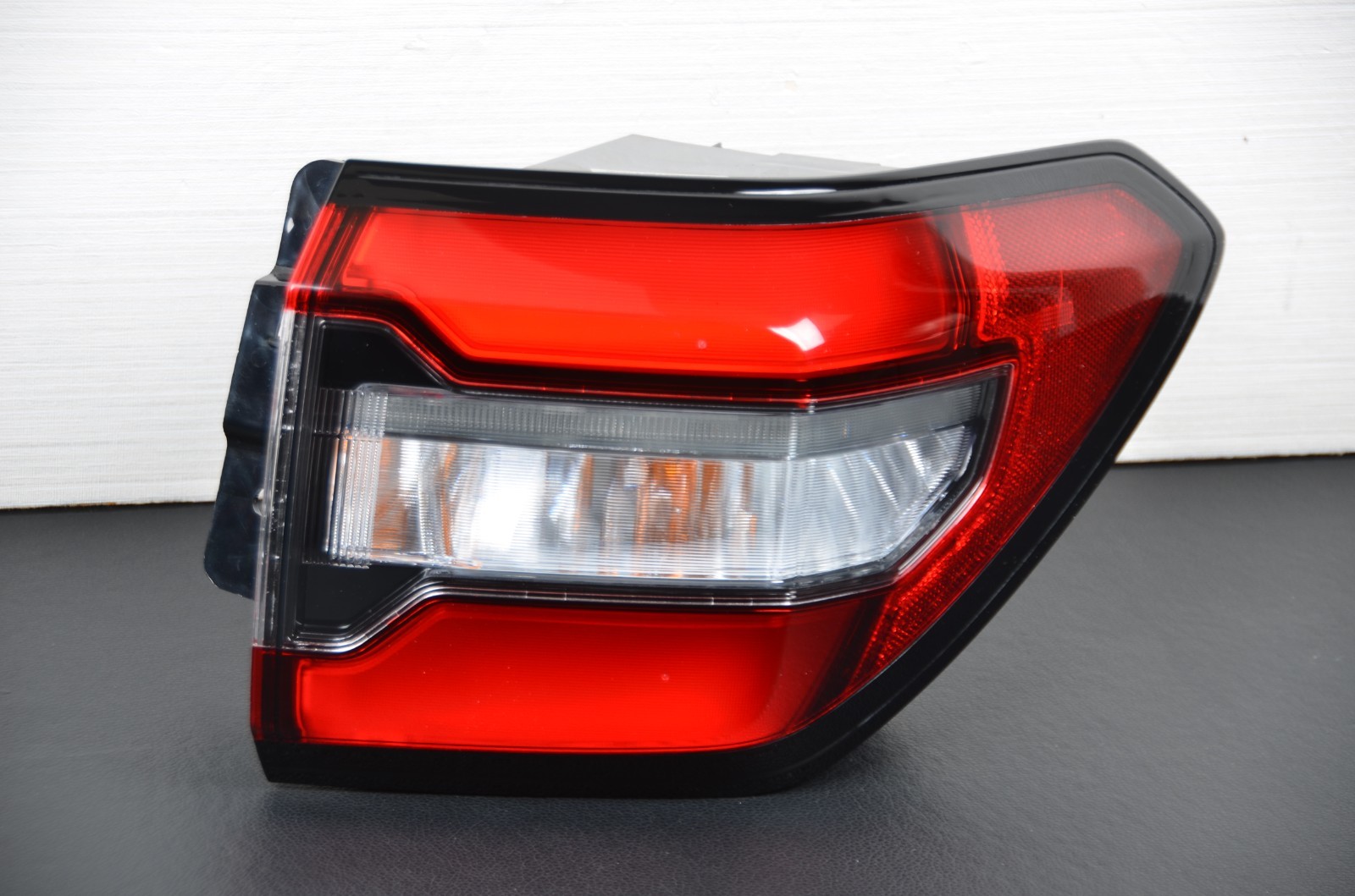 Nice 2023-2026 Honda Pilot Outer LED Tail Light Lamp Right Passenger RH OEM