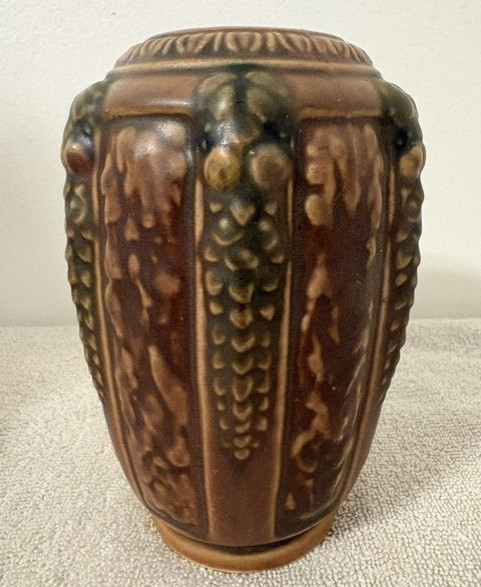 Antique 1924 Roseville Florentine Fruited Vine Pottery Flower Vase Antique 1924 Roseville Florentine Fruited Vine Pottery Flower Vase