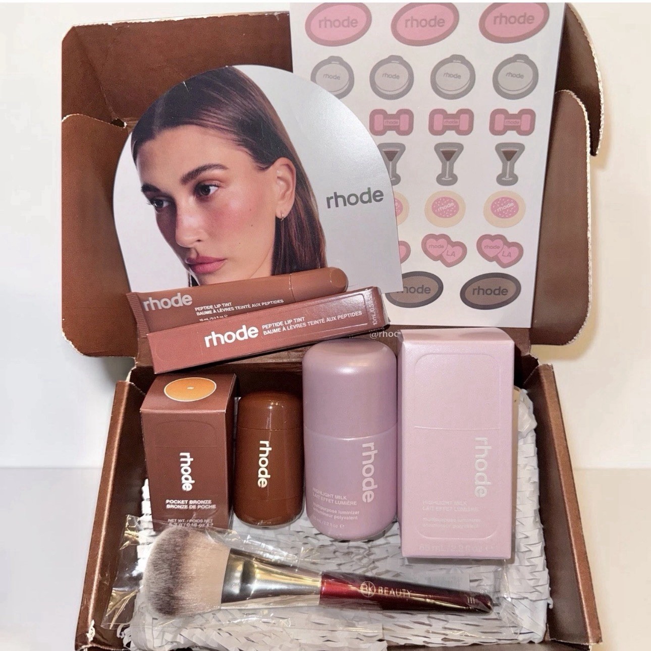 rhode Summer 2026 Macadamia Lip |Highlight Milk 01 | Pocket Bronze | BK Brush rhode Summer 2026 Macadamia Lip |Highlight Milk 01 | Pocket Bronze | BK Brush