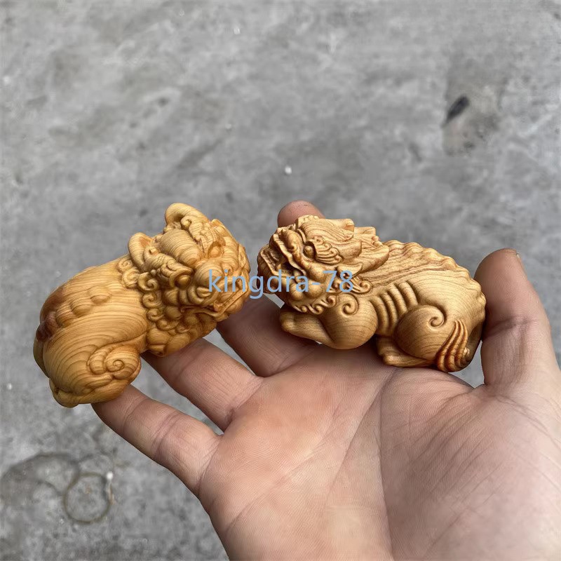 10cm 1Pair Cliff Cypress Wood Hand Carving Tea Pets Fortune PI Xiu Ornament