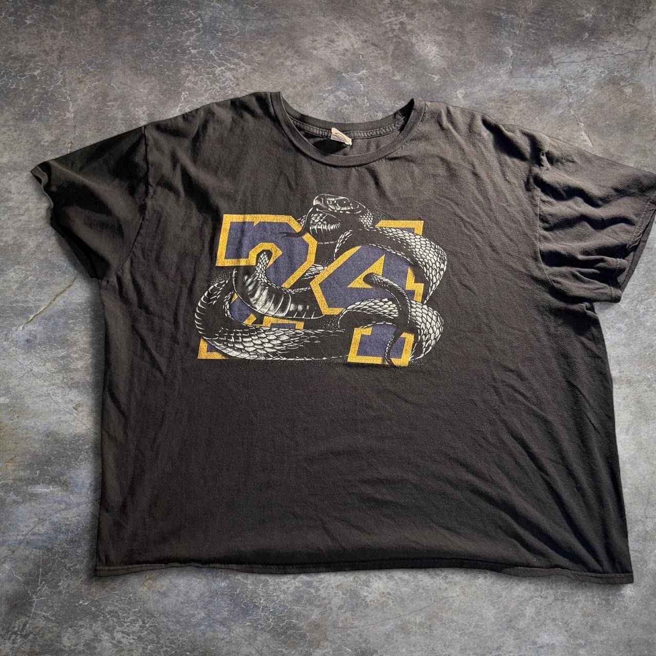 Delta Ringspun Kobe Bryant Lakers Black Snake 24 Graphic T-Shirt Faded Mens Tee Delta Ringspun Kobe Bryant Lakers Black Snake 24 Graphic T-Shirt Faded Mens Tee