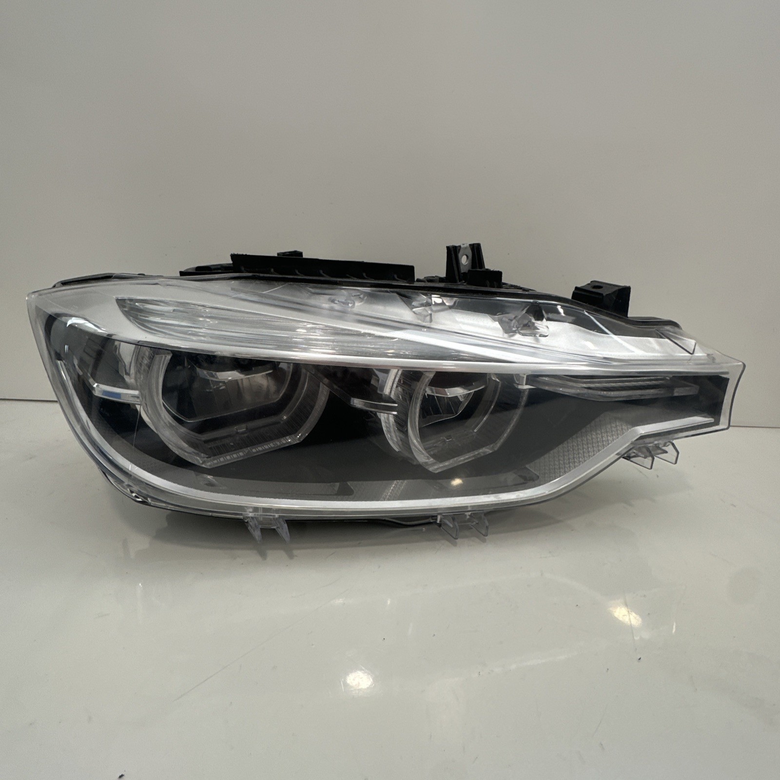 Fits 2016 - 2018 BMW 3 Series F30 Passenger RH LED Headlight w/ Adaptive DEPO