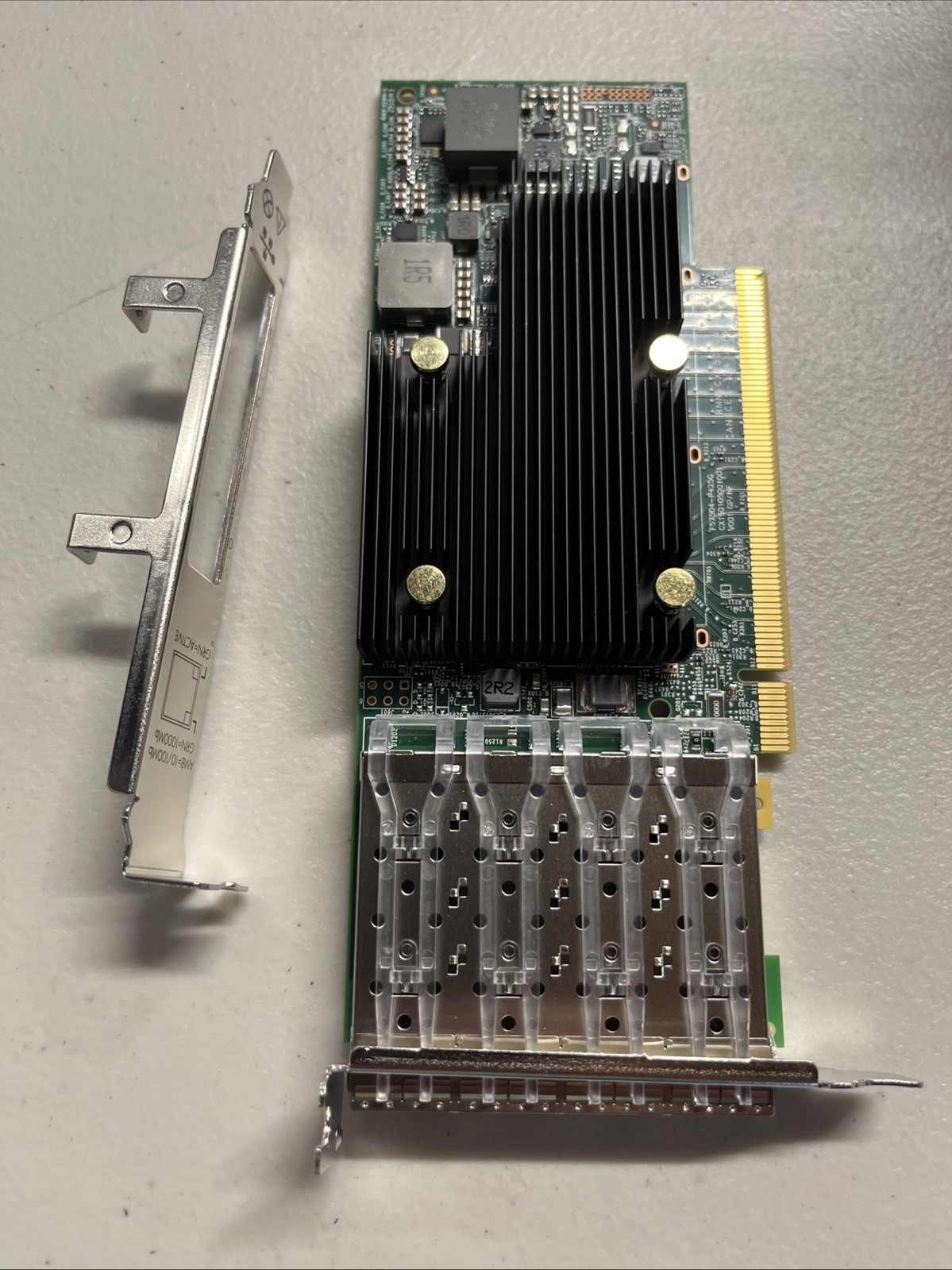 HPE Broadcom BCM57504 Ethernet 10/25Gb 4port SFP28 Adapter P26264-B21 P42266-001 HPE Broadcom BCM57504 Ethernet 10/25Gb 4port SFP28 Adapter P26264-B21 P42266-001