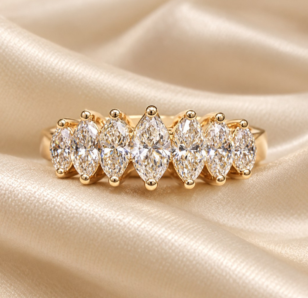Vintage 14K Gold 1.04ctw Marquise Champagne Diamond 7-Stone Band Ring Size 7