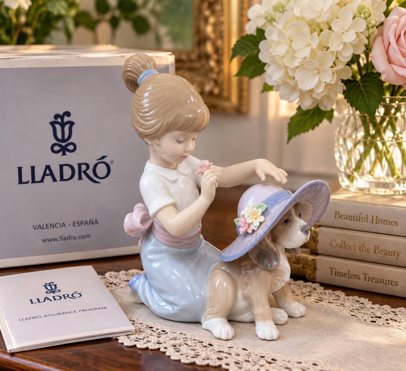 Lladro An Elegant Touch #6862 Girl Dog Porcelain Figurine Box Papers Spain