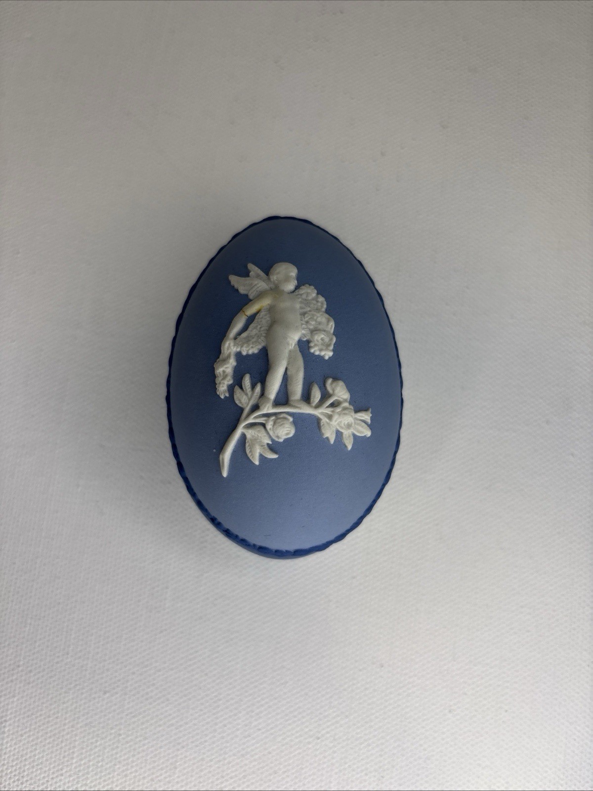 Vtg Wedgwood Jasperware Cherub Blue White Egg Shaped Porcelain Trinket Box