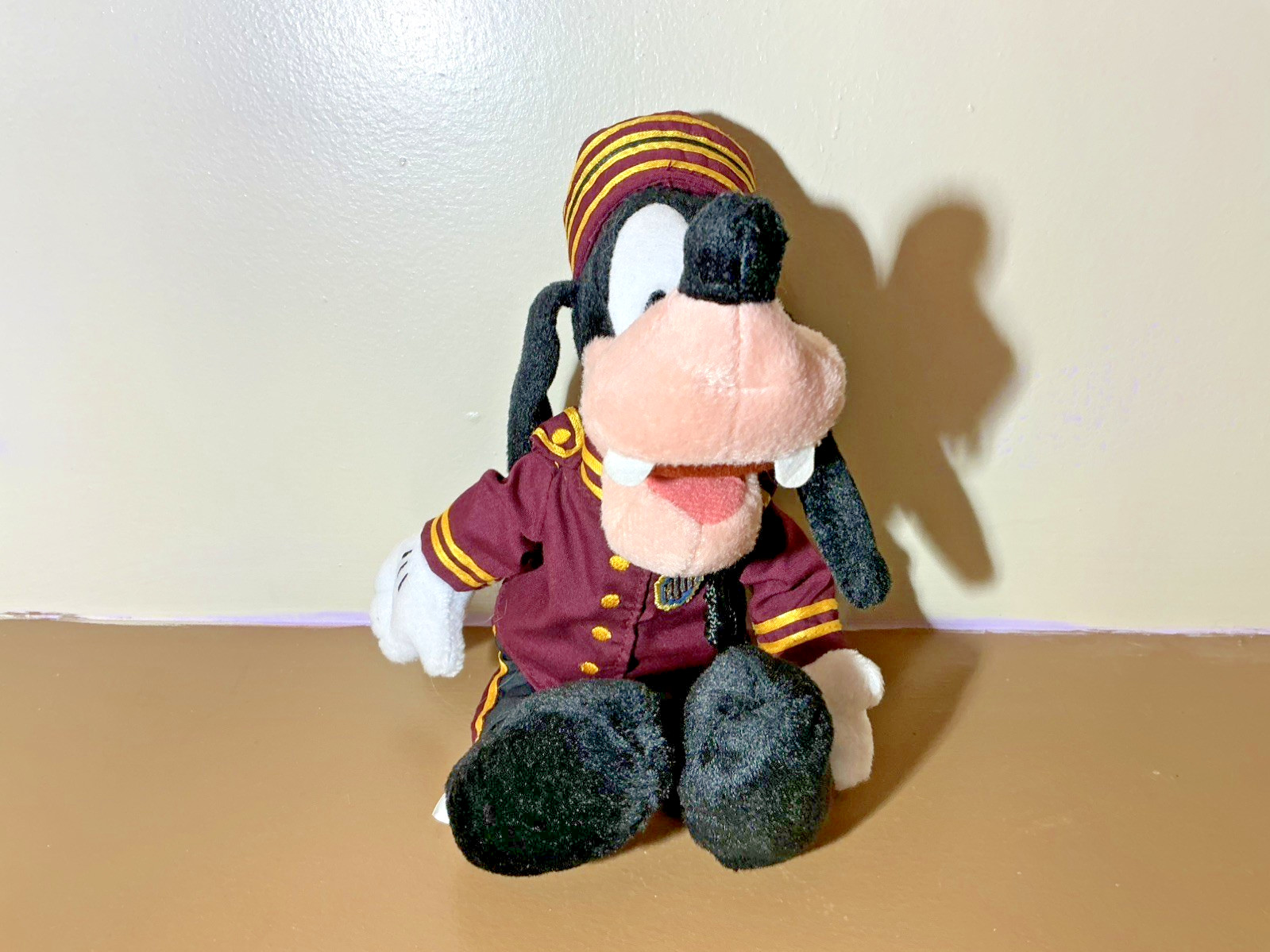 VTG Disney Parks Tower of Terror Goofy Bellhop 9 VTG Disney Parks Tower of Terror Goofy Bellhop 9