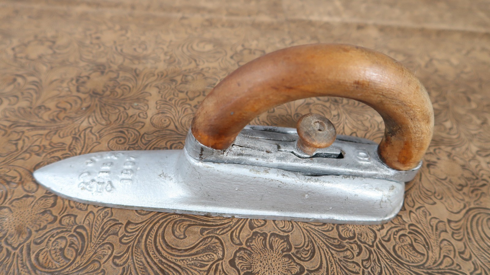 Antique Pat.1897  Sad Iron  Very Nice one unmarked