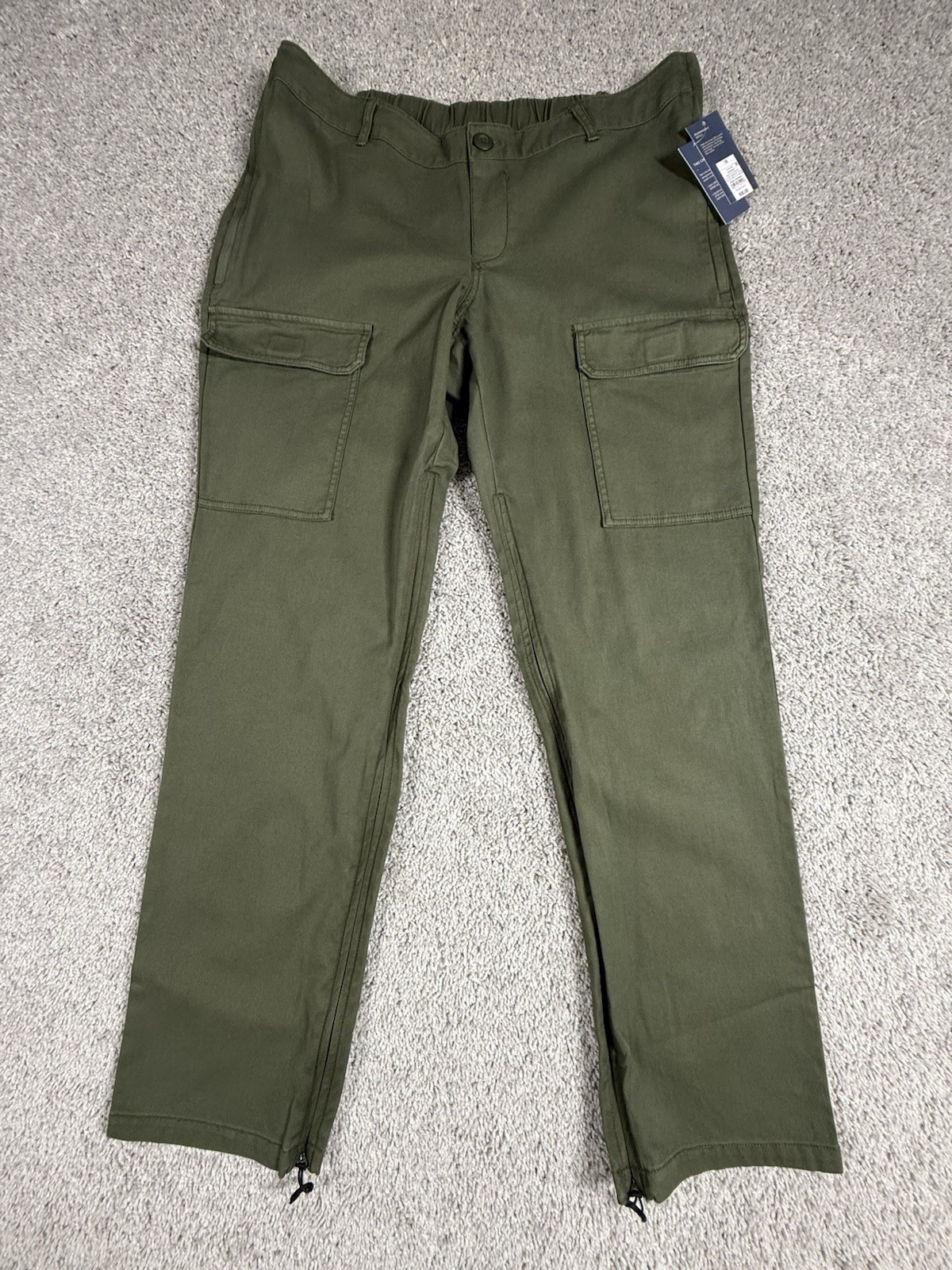 NWT Universal Thread Women’s Adaptative Utility Cargo Pants Size 16 Green 