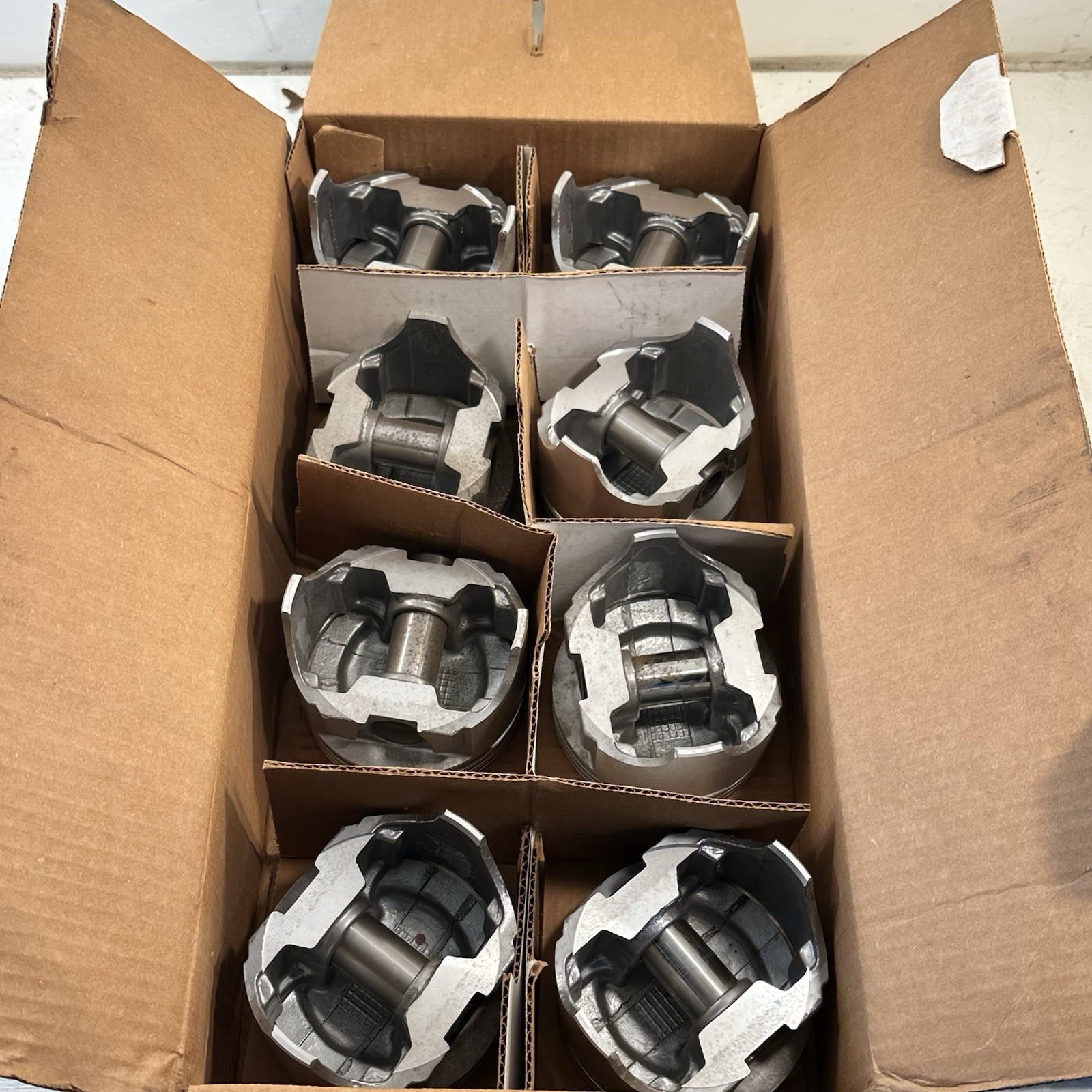 Lot Of 8 New Zollner Z8222 .040 Pistons For 350 Chevy Small Block Engine Motor Lot Of 8 New Zollner Z8222 .040 Pistons For 350 Chevy Small Block Engine Motor