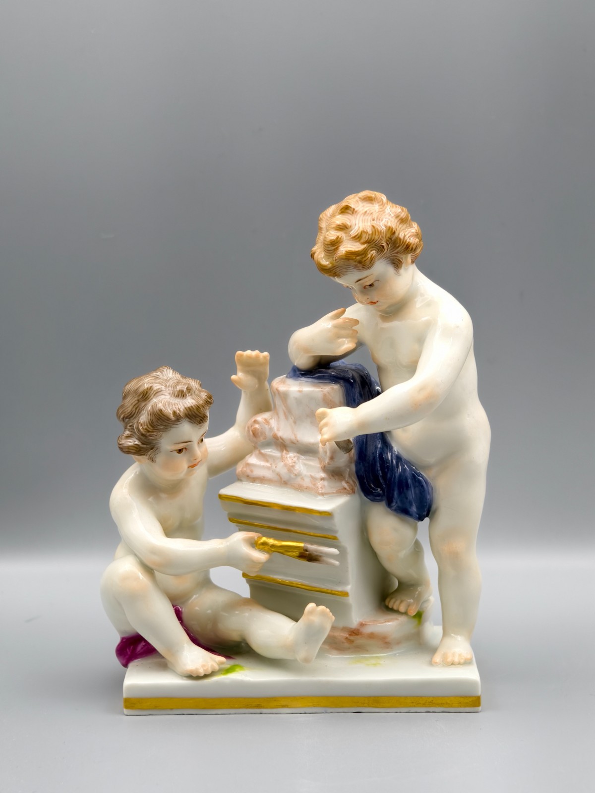 Antique Meissen Porcelain Putti Figurine C32 Crossed Swords Damaged Antique Meissen Porcelain Putti Figurine C32 Crossed Swords Damaged