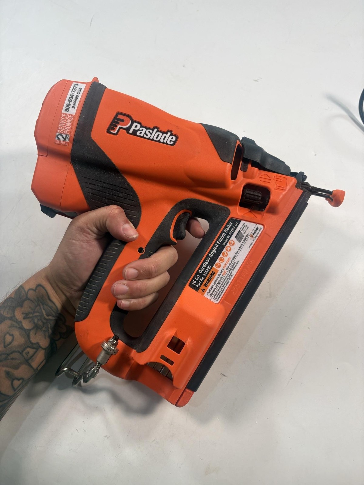 Paslode 916200 16 Ga Cordless Angled Finish Nailer IM250A-Li2 Orange TOOL ONLY