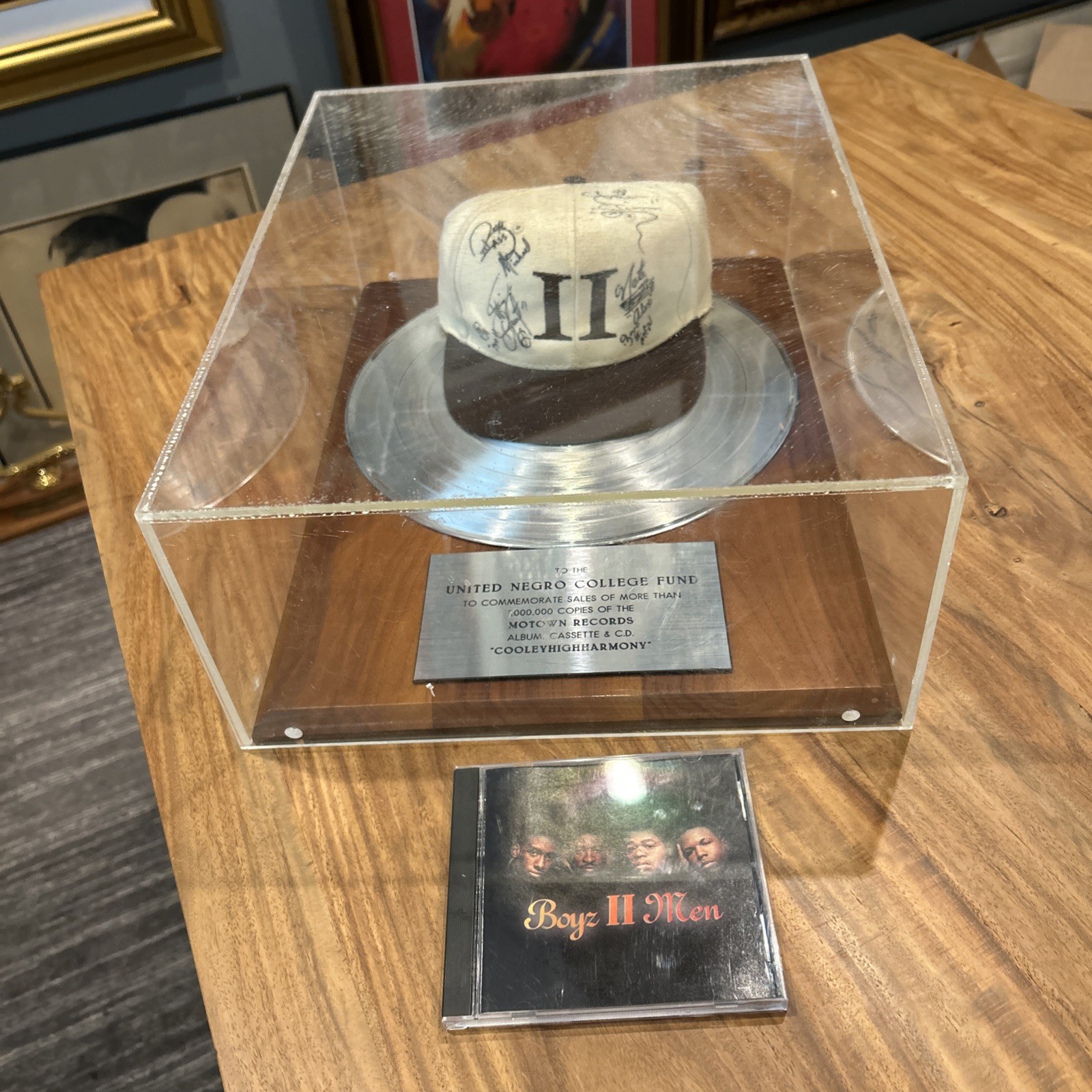 Boyz II Men Platinum Record Award 1 Million Sales UNCF Gift Signed Hat Motown