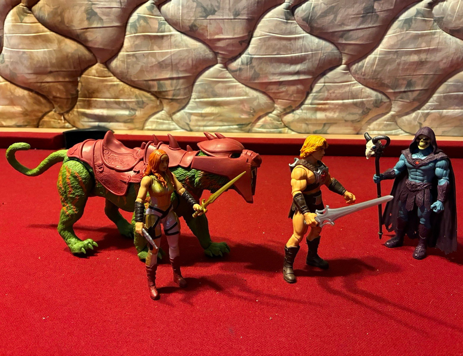 Mattel Masters of the Universe 4pc Mixed Lot He-Man Teela Skeletor Battle Cat