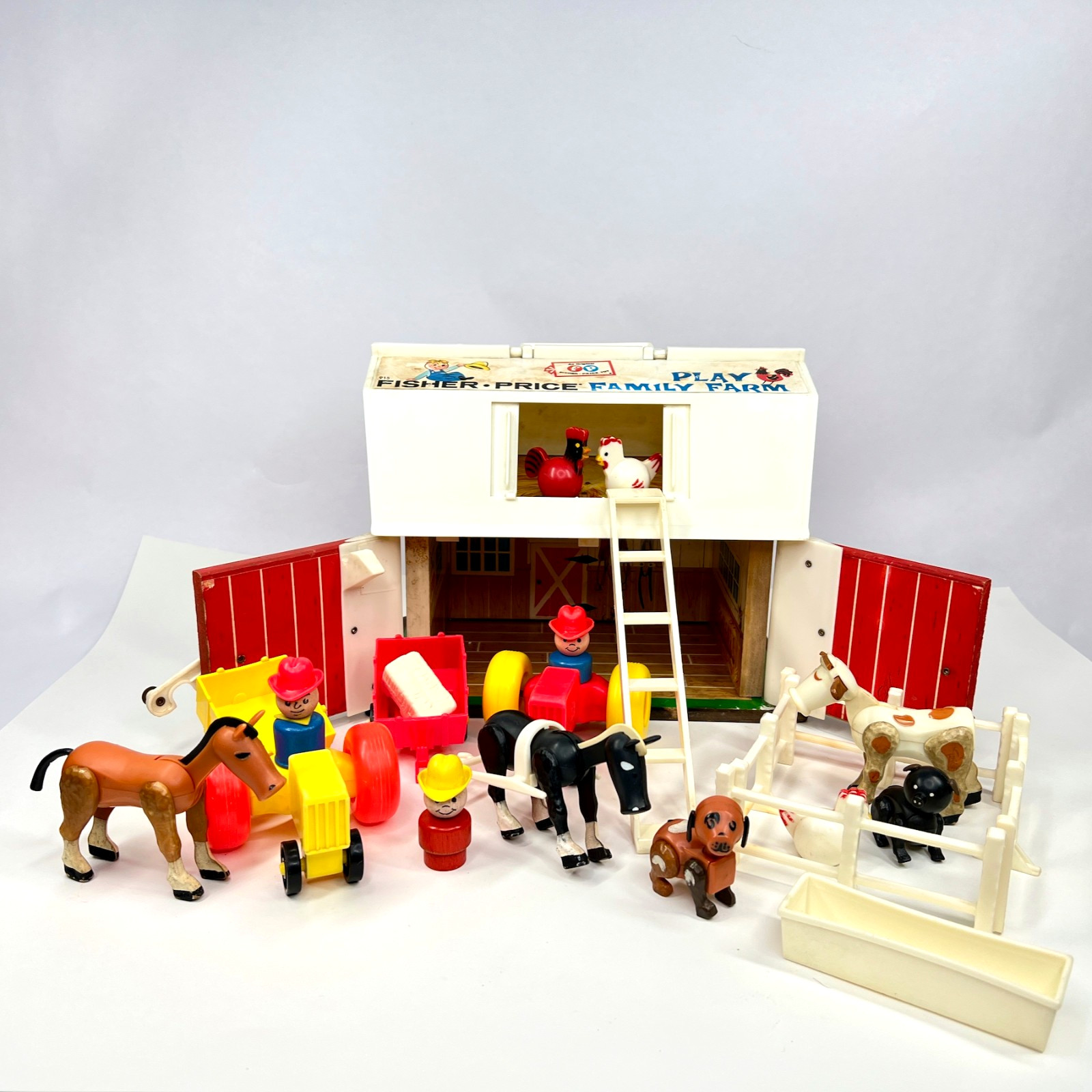 VTG Fisher-Price 1967 Little People Farm Barn, w Figures, Animals, Tractors #915