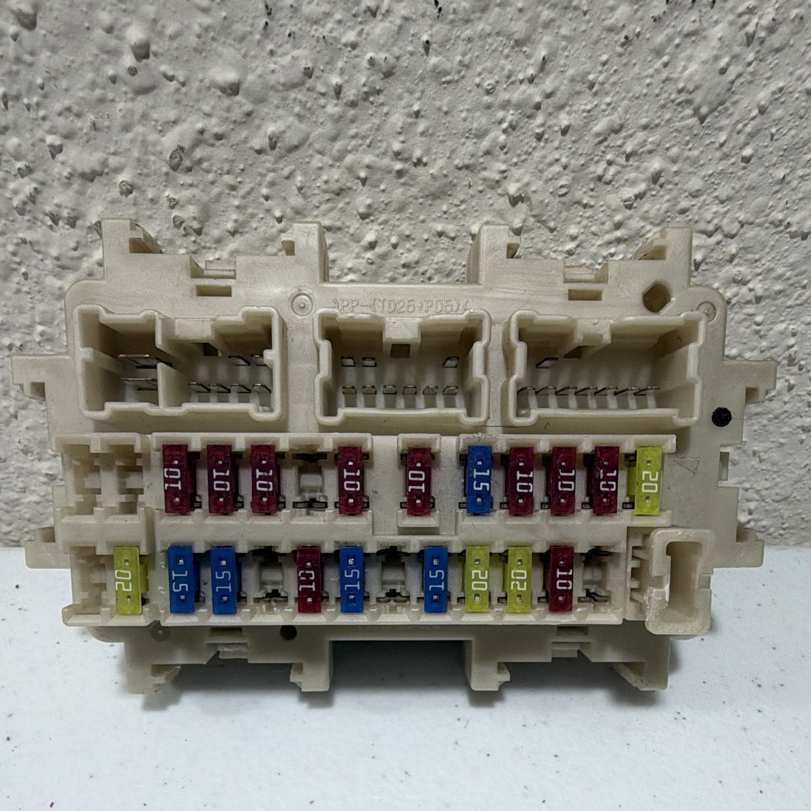 2007-2012 Nissan Altima Fuse Box Relay Cabin Compartment OEM Preowned 2007-2012 Nissan Altima Fuse Box Relay Cabin Compartment OEM Preowned