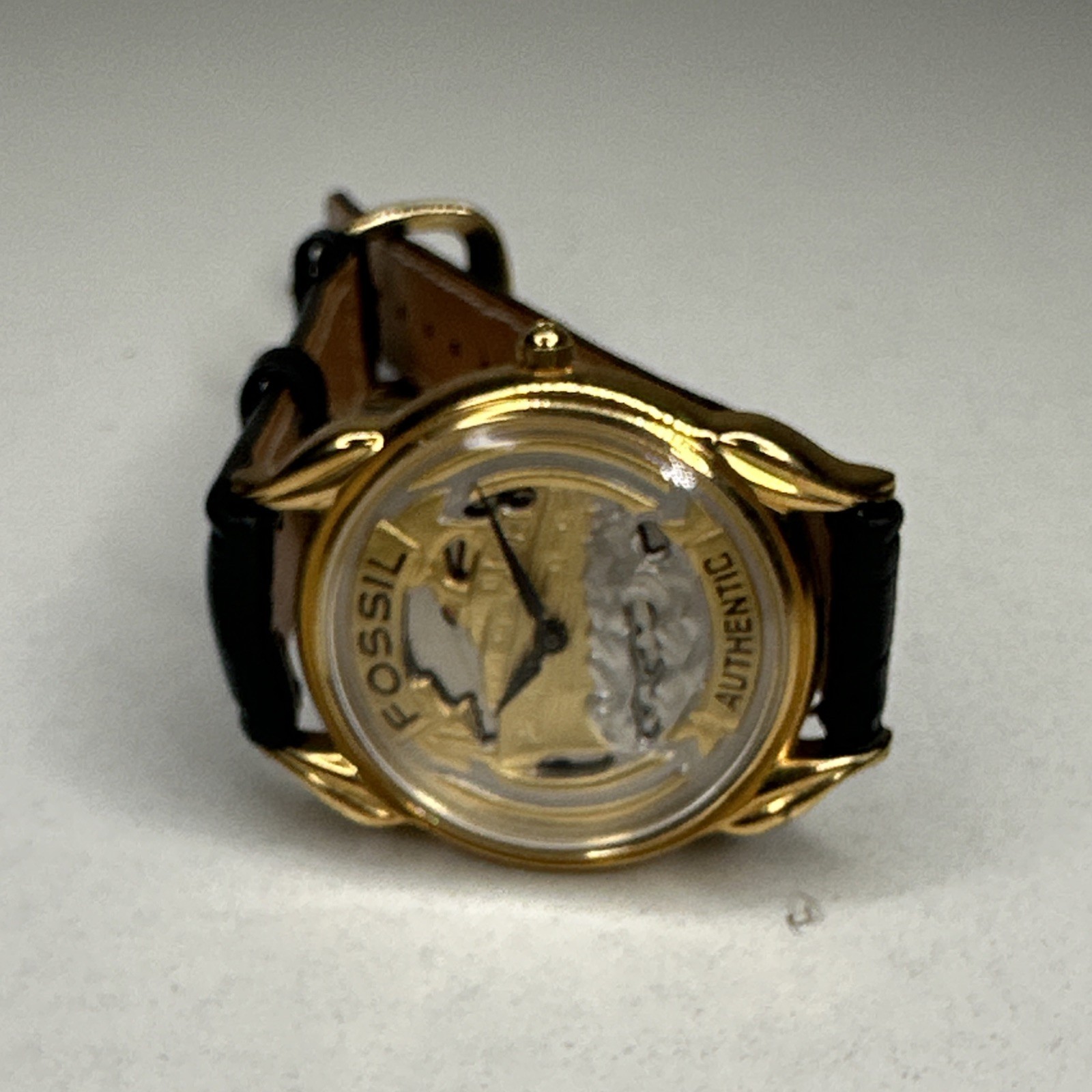 Vintge Fossil Yacht Watch - Made in USA - SK-5070 # 3857 /10000 - Needs Battery Vintge Fossil Yacht Watch - Made in USA - SK-5070 # 3857 /10000 - Needs Battery