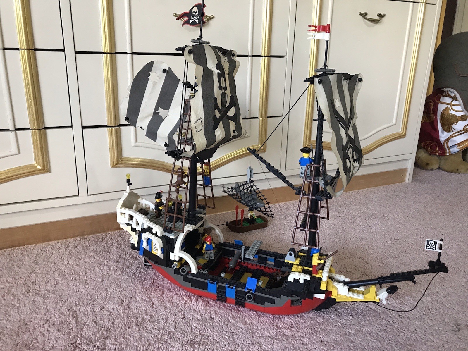Vintage Lego 6289 Red Beared Runner (1996)