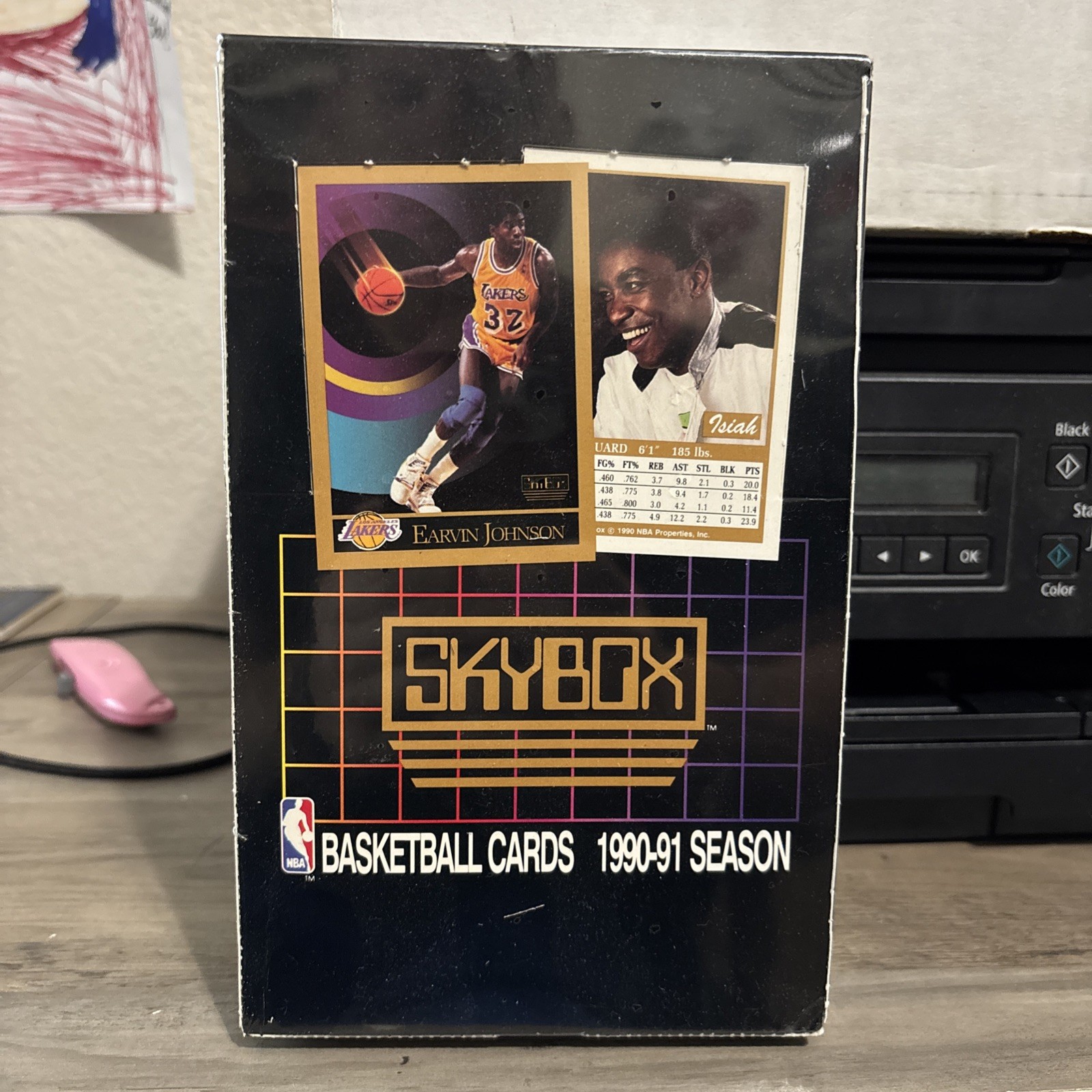 1990-91 Skybox Basketball Series 1 Hobby Box Sealed Look for MJ 1990-91 Skybox Basketball Series 1 Hobby Box Sealed Look for MJ