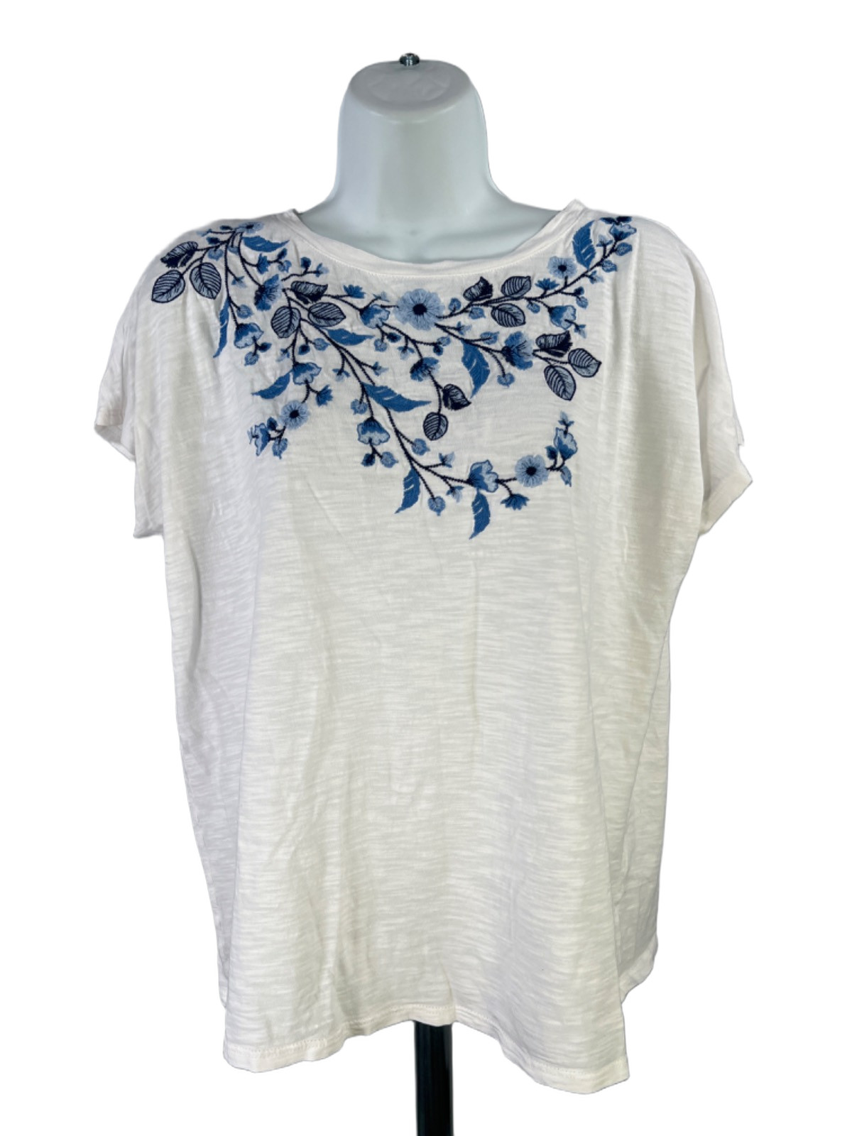 J.Jill Women\'s White/Blue Floral Embroidered Short Sleeve T-Shirt - M
