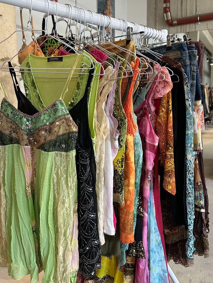 2K Vintage Clothing Box Bundle 10 pieces - Thrifted in Italy - 2000s