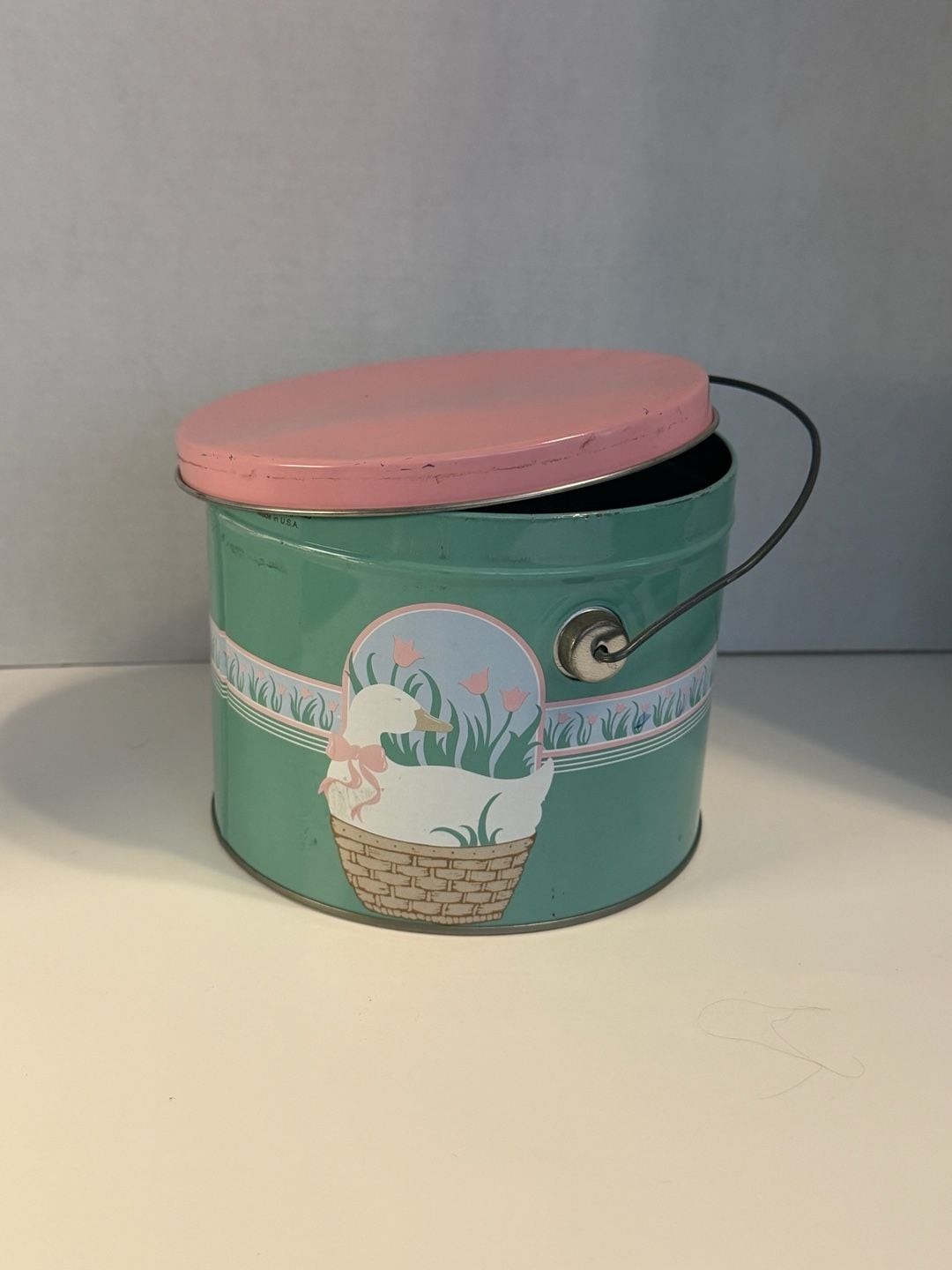 Vintage 1988 Victoria Graphics Duck in Basket Tin Pail Vintage 1988 Victoria Graphics Duck in Basket Tin Pail