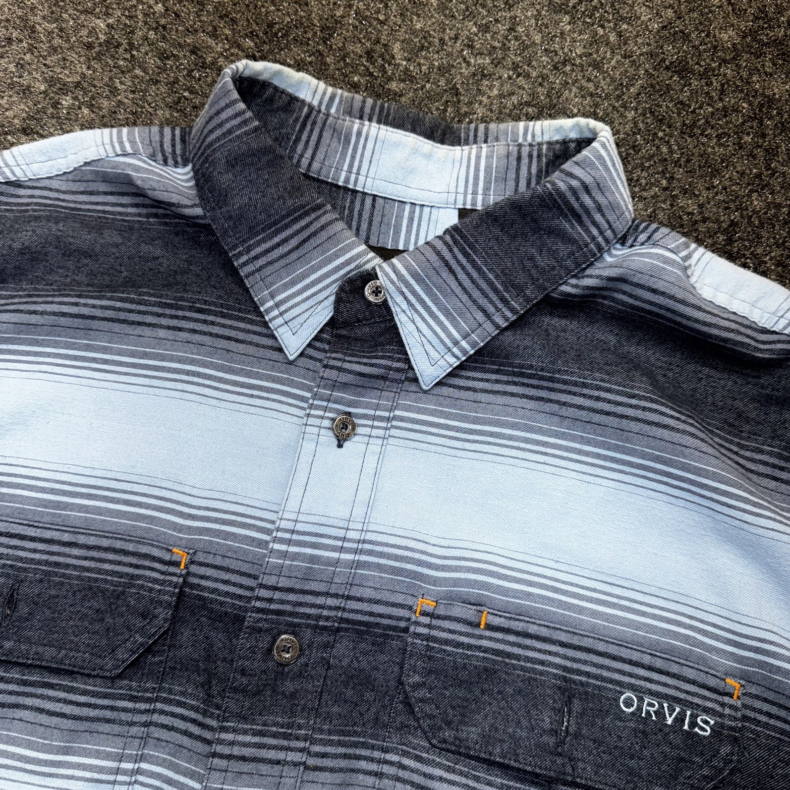 Orvis Long Sleeve Button Up Cotton Men\'s Size Large Blue PLaid active fit