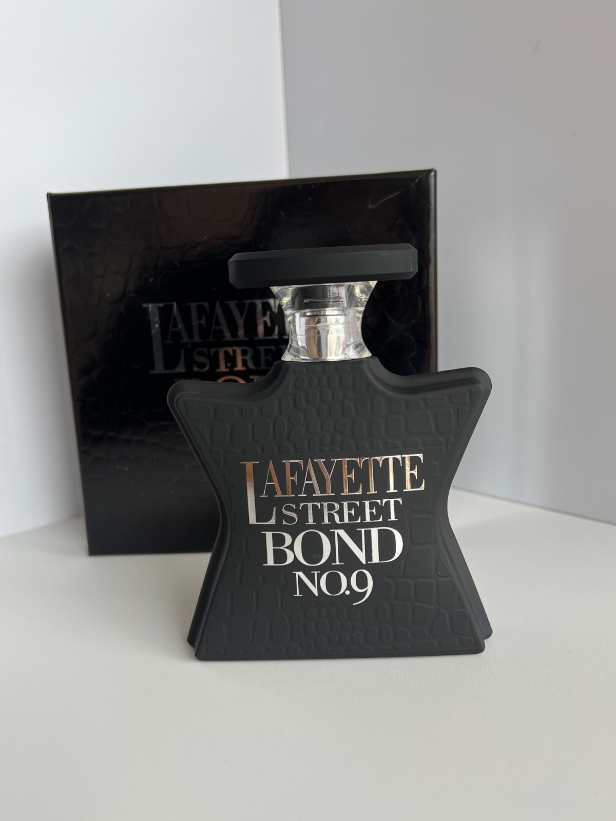 Bond No. 9 Lafayette Street 3.3/3.4 Eau De Parfum 100 ml Spray For Unisex* Bond No. 9 Lafayette Street 3.3/3.4 Eau De Parfum 100 ml Spray For Unisex*